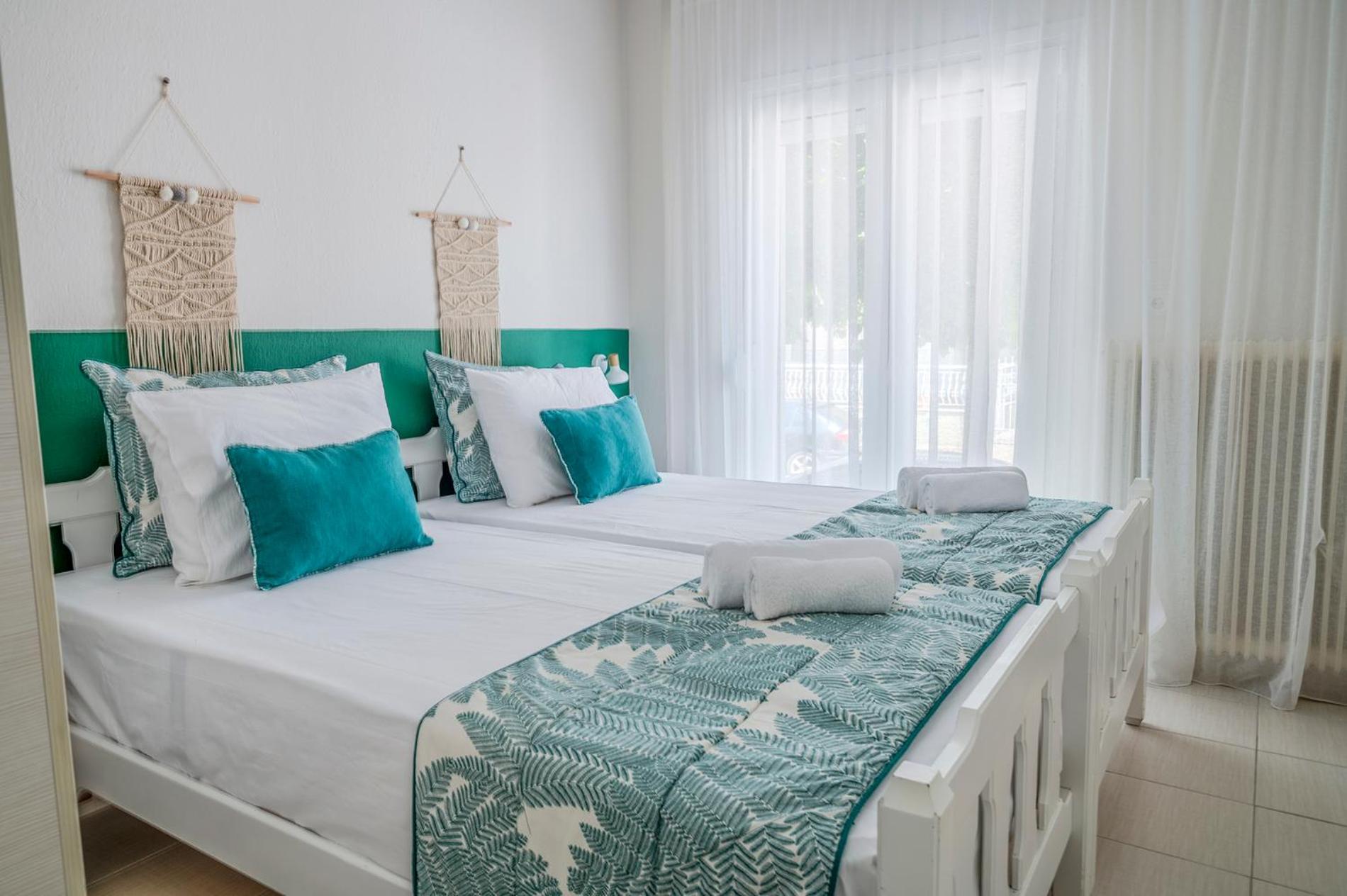 Evangelia Rooms & Apartments - A アスプロヴァルタ エクステリア 写真